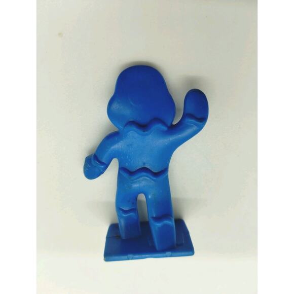 Candyland Blue Gingerbread Man Token Replacement Game Piece 2010 Plastic - Picture 2 of 2